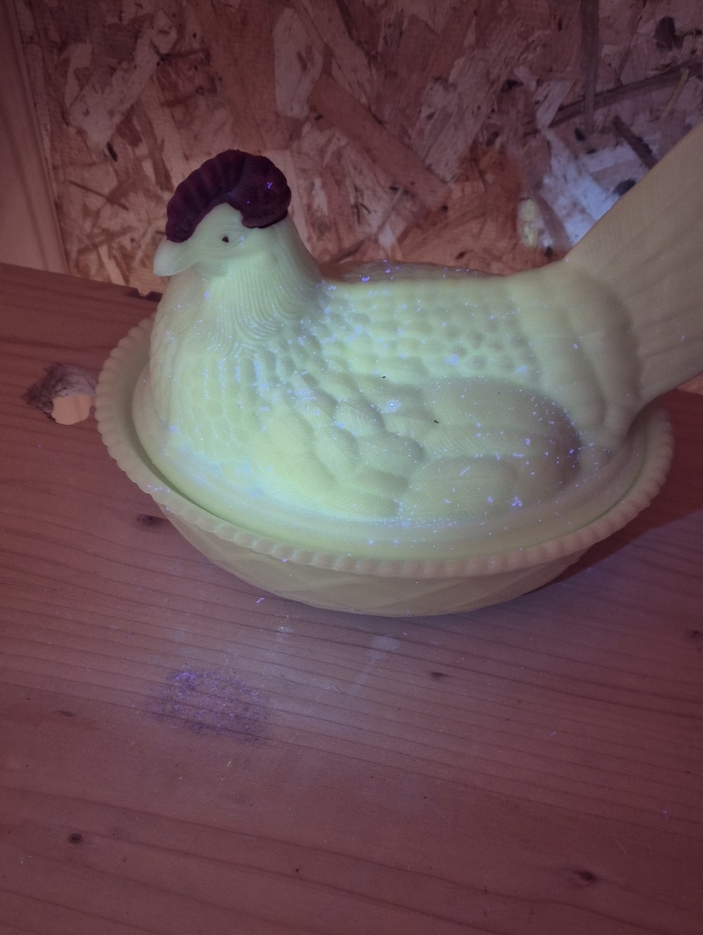 GLOWS**VINTAGE WESTMORELAND LARGE MILK GLASS HEN ON NEST COVERED DISH